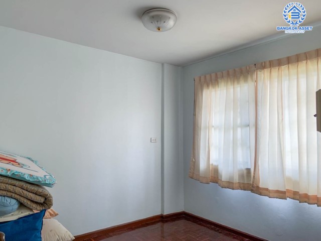 *****ทาวน์เฮ้าส์มือสองย่านนนทบุรี ทำเลโซนเมือง ม.ศุภาลัยวิลล์ ติวานนท์-รัตนาธิเบศร์  บ้านพร้อมอยู่ ฟังก์ชัน 3 ห้องนอน 2 ห้องน้ำ 1 ที่จอดรถ บนทำเลดีที่สุด! เชื่อมต่อหลายเส้นทาง ใกล้รถไฟฟ้าสายสีม่วง "สถานีศูนย์ราชการนนทบุรี" และทางด่วน "งามวงศ์วาน"